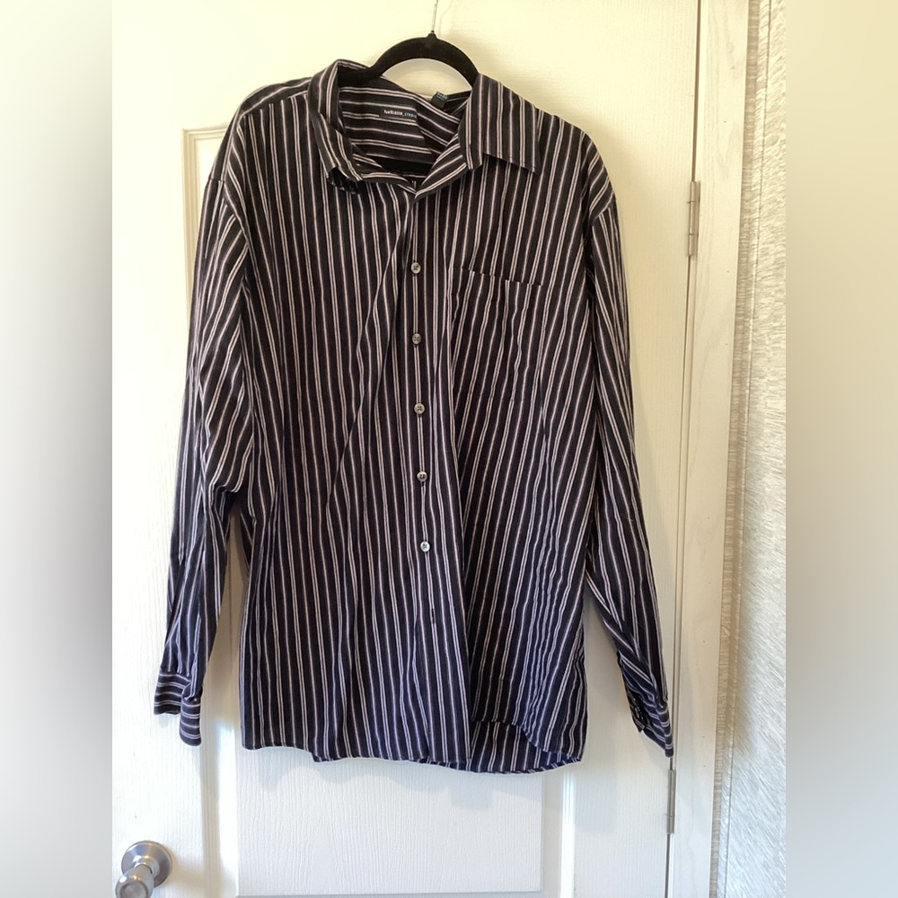 Van Heusen Men's Navy and White Striped Shirt size 2XLT EUC